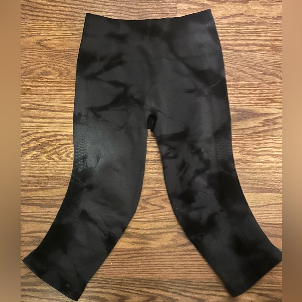 Lululemon Athletica shaper 6 pants
Size: 6